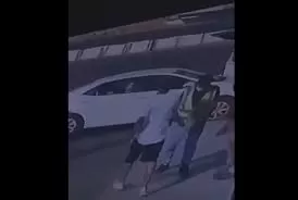 فيديو جديد لجريمة مروعة نفذها سعوديون بحق وافد في المملكة في سابقة خطيرة