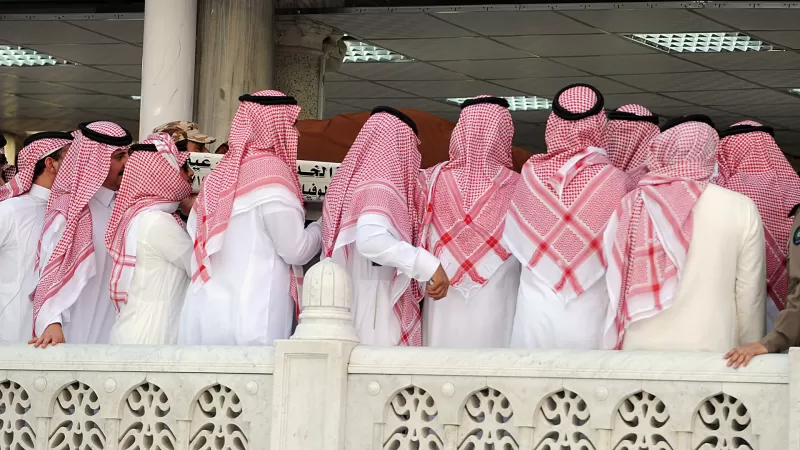 حقيقه ماحدث بعد كره سعودي لزوجته وابتعد عنها ونظر إلى غيرها .. اذهلت جميع من في المملكة