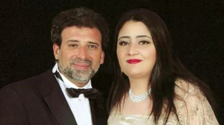 شاهد: زوجة خالد يوسف تعلق بوقاحة على تسريبات افلامه الاباحية مع فنانات شهيرات في مصر