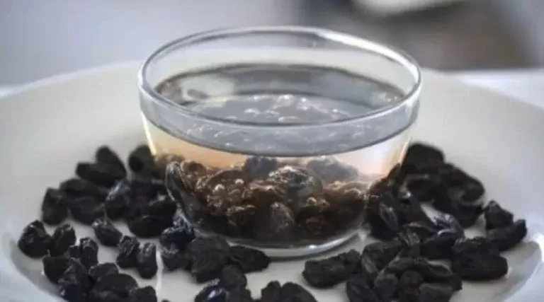 سر مذهل وراء عشق النساء وضع منقوع الزبيب الأسود على هذه المناطق الحساسة !