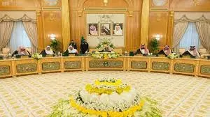 بعد موافقة مجلس الوزراء .. الصيغة النهائية لضوابط رفع الخدمات على السعودي والمقيم وموعد بداية تطبيقها .