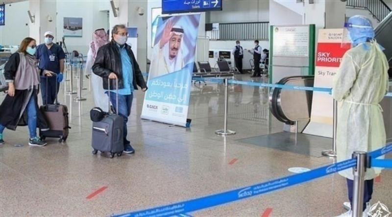 الجوازات السعودية تكشف مصير الأجانب الذين حصلوا على تأشيرة خروج وعودة