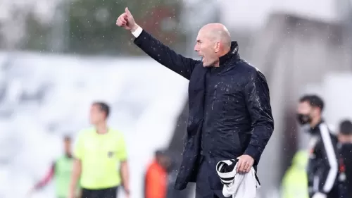 زيدان يعتزل التدريب ويتحول لهذه المهنة