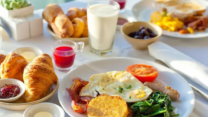 عادات خاطئة عند الفطور تحوله الى كارثة حقيقية تدمر جسمك