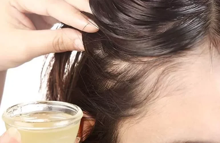 طريقة تحضير المشروب الطبيعي السحري الذي سيعطيك شعراً بلا شيب ولا شعر ابيض ويخلصك من القشرة خلال ايام فقط