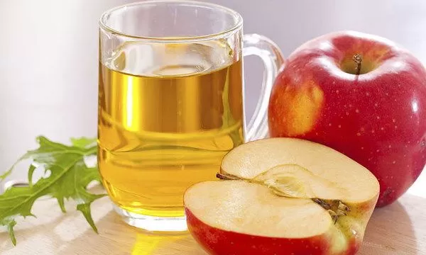 ملعقة صغيرة من خل التفاح في كوب ماء دافئ من الصباح تحميك من كل هذه الأمراض الأكثر فتكاً بالرجال