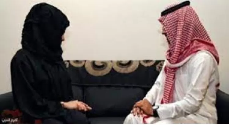 سيدة سعودية جميلة تشكو نفور زوجها إلى القاضي,والزوج يعترف بسبب صدم الجميع