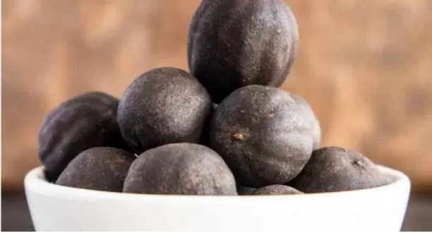 هكذا يغير الليمون الأسود حياتك وفوائد خارقة لم يخبرك بها احد من قبل