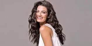 لن تتوقع الرقم أبداً . لن تصدق كم تقاضت الفنانة تارا عماد مقابل ظهورها في برنامج رامز موفي ستار .. !