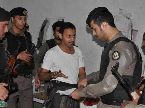 مغترب يمني في المملكة يكشف عن أمر مهول.. ضغطوا على زوجته السعودية للتوقيع على ترحيله.. وهكذا كان ردها