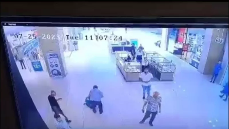 القصة الكامل للجريمة التي اشعلت المملكة بعد مقتل فتاة على يد خطيبها السابق امام مول تجاري شهير