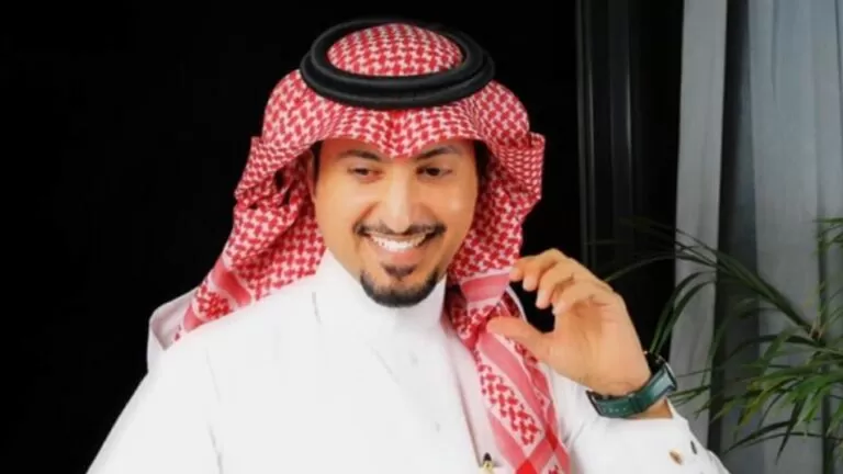 شاهد لقطات من افتتاح مقهى سمول كابتشينو.. تزاحم شديد وأداء للعرضة السعودية