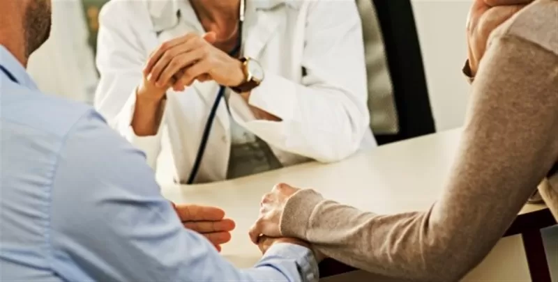 طبيبة قتلت صديقتها في غرفة الولادة لتتزوج زوجها وفي ليلة دخلتها كانت زلة لسان كافية لتنهي حياتها بطريقة مروعة