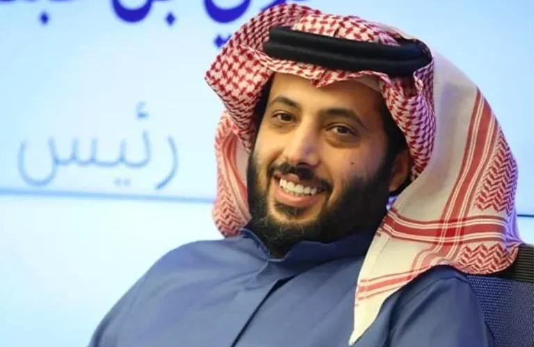 في احدث ظهور له.. شاهد كيف تغير شكل تركي ال الشيخ بعد تلقيه علاج مكثف في الولايات المتحدة