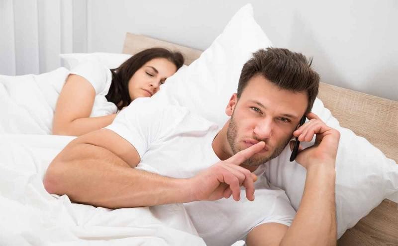 من هم أكثر الرجال ميلًا لخيانة زوجاتهم؟
