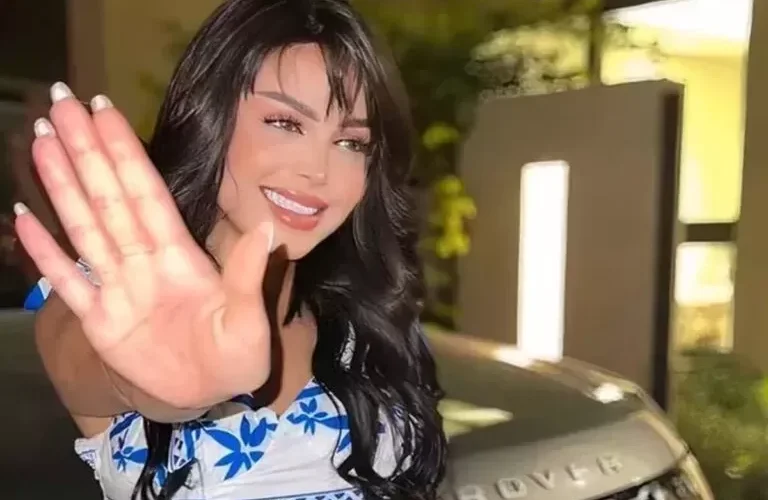 الفيديو الكامل لتحرش مراهق برهف الـقحطاني وردت فعلها تشعل المملكة