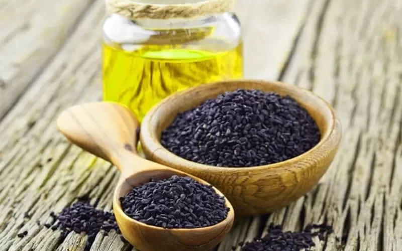 وصفة زيت الزيتون والحبة السوداء.. خليط معجزة بمعنى الكلمة يصنع العجائب في جسمك