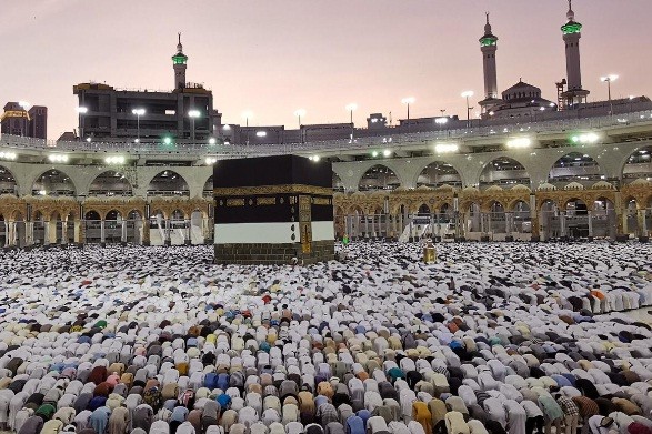السديس: التراويح ستقام في الحرمين خلال رمضان والاعتكاف “معلق”