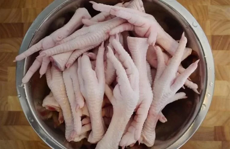 نرميه دائماً … ولكن لهذا الجزء من الدجاج فوائد جبارة لم تسمع بها من قبل .. تعرف عليها بالتفصيل