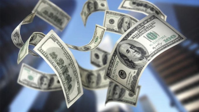 بيان هام لجمعية الصرافين عقب انهيار العملة اليمنية بشكل كبير