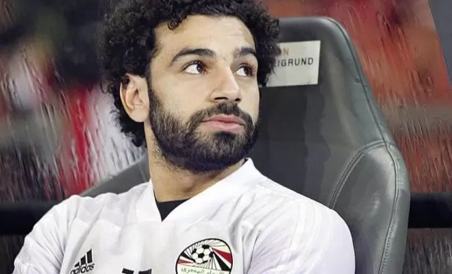 (محمد صلاح) رفض هدية من شركة خمور شهيرة فعوضه الله بهدية ثمينه تكفي احفاده من رجل أعمال خليجي شهير