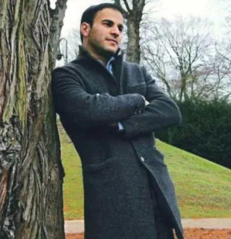 يمني يسيطر على يوتيوب وفيسبوك من شقته المتواضعة في المانيا .. تفاصيل