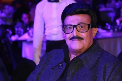 هكذا رد سمير غانم على طبيبه الخاص عندما اخبره ان حالته ميؤوس منها وهذا هو سر الدموع التي انهمرت لأول مرة