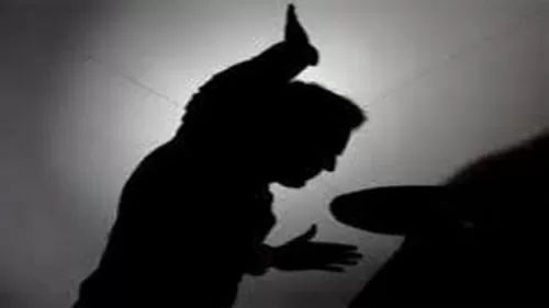 في جريمة مروعة: ذبح امه بالسكين وقفز من الشباك والسبب غير متوقع