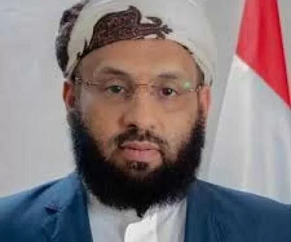 لا قرين ولا عَلم ولا ملالي ولا ناطق باسم الله أو باسم الرسول