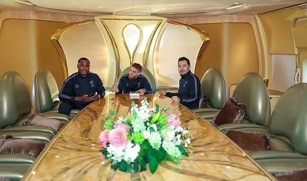 شاهد.. طائرة نادي  الهلال السعودي الفاخرة التي جذبت الاهتمام في إنجلترا