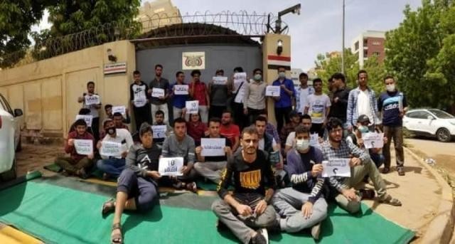 الطلاب اليمنيون المبتعثون بالسودان ”يعتصمون” مطالبين بمستحقاتهم