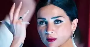 شاهد : شبيهة مي عز الدين الهندية مثيرة ومغرية وساخنة