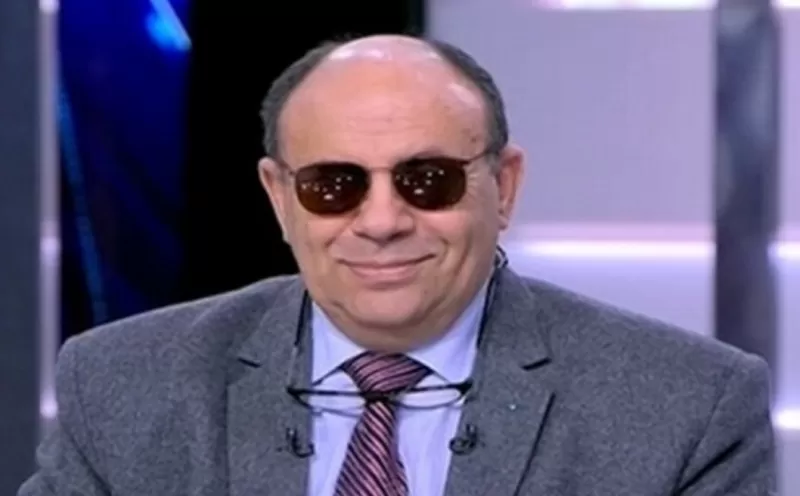 تفاصيل المكالمة المحرجة لمبروك عطية مع فتاة جريئة جعلته يتصبب من العرق