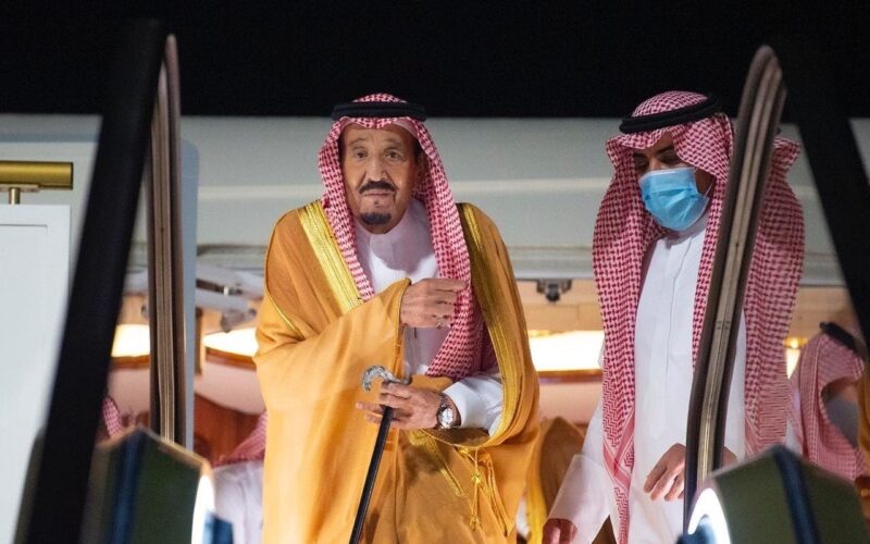 تعرف على المكان الذي وصل إليه الملك سلمان بعد رحلة جوية أستغرقت 8 ساعات بعد ايام من وعكته الصحية
