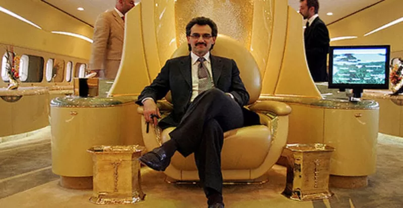 مالم تراه عيناك من قبل : شاهد بالصور القصر الذهبي الطائر للأمير الوليد بن طلال .. غرف أنيقة وحمامات من مرمر وديكور يفوق الخيال؟