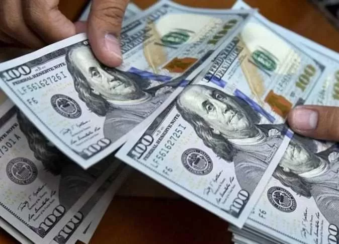 الدولار يسجل رقم قياسي جديد اليوم امام الجنيه المصري
