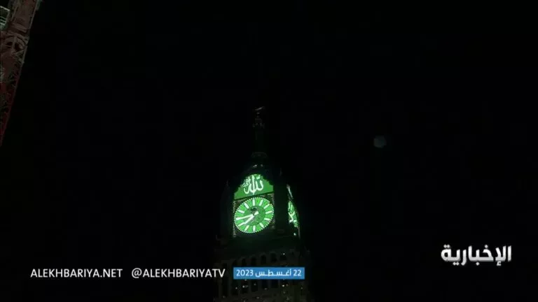 فيديو جديد للحظة ضرب صاعقة قوية لبرج الساعة في مكة المكرمة