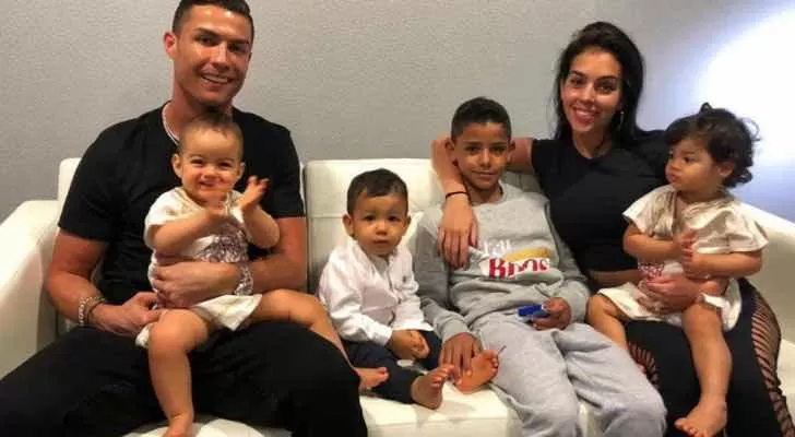 جولة مصورة في قصر كرستيانو رونالدو في الرياض تثير جنون زوجة ميسي