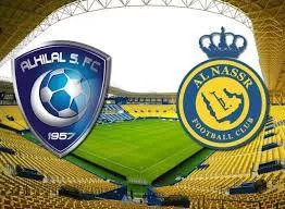 حارس بولندي يُشعل المنافسة بين النصر والهلال!