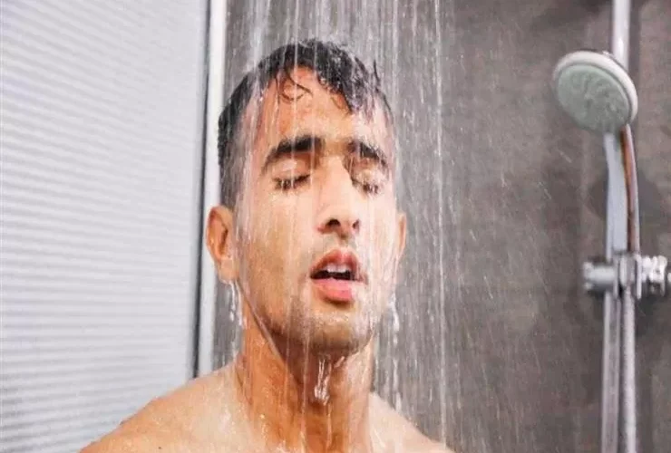 لن تصدق ما يحدث لجسمك عندما تستحم بالماء فقط بدون صابون