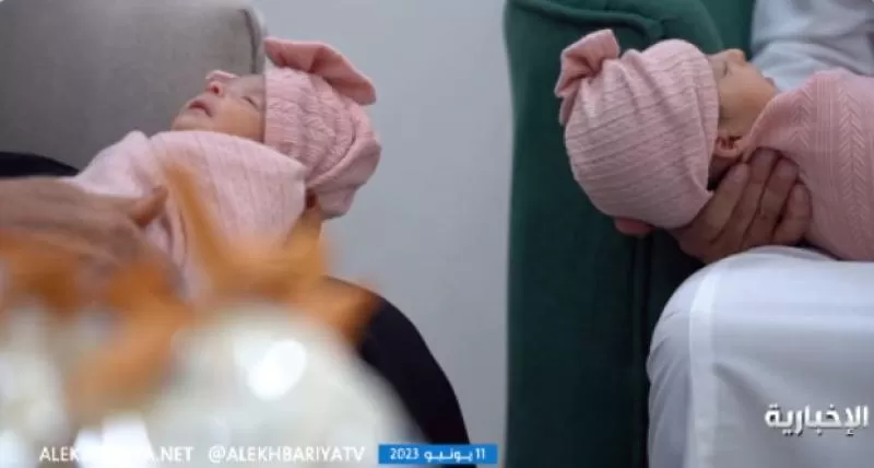 زوجان سعوديان يرزقان بالتوأم “حلم وحياة” بعد 22 عاما من الانتظار والمعاناة (فيديو)
