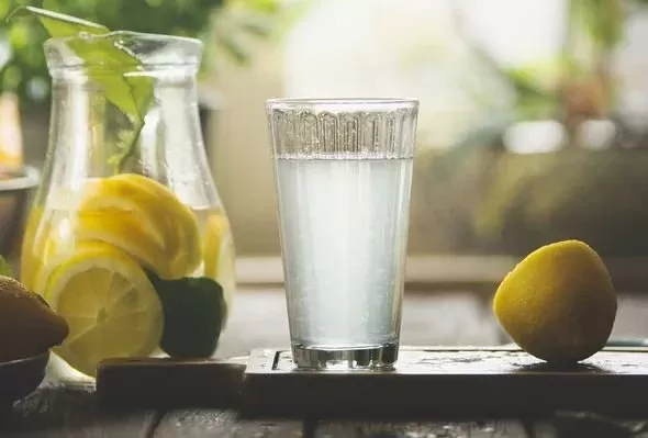 مشروب معجزة يخفض نسبة السكر في الدم خلال دقائق بسرعة أذهلت الأطباء .. تعرف عليه !!