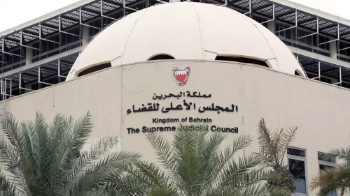 سجن امرآتين في دولة خليجية بسبب الاتجار بفتاة في اعمال مقززة