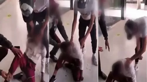 صادم من السعودية لشباب يعبثون بحارس امن فاقد للوعي ويقومون بهذه التصرفات المقززه بجسدة وهو فاقد للوعي