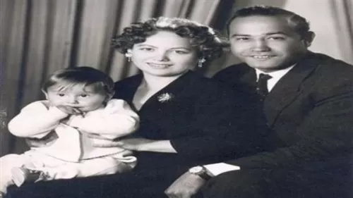 شاهد فيديو لزوجة رأفت الهجان التي خرجت عن صمتها بعد كل هذه السنوات وتكشف سر رسالته الأخيرة لحسني مبارك وكيف صدمها الرد