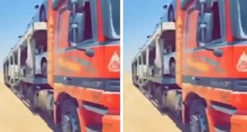 فيديو من السعودية لسيارة جيب في تحدي امام شاحنة عملاقة فهل نجحت؟