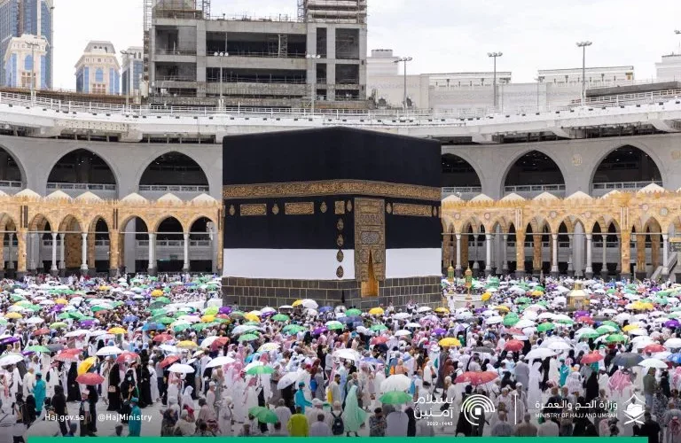 تحديد السن بـ 18 عامًا.. تعرف بالتفاصيل على وثيقة ضوابط خدمات المعتمرين