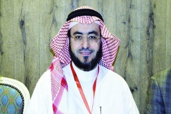 استشاري غدد يحذر مرضى السكري من اتباع قصص بعض مُدَّعي العلاج