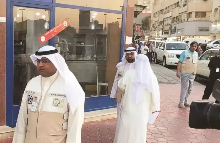 قرار كويتي عاجل باغلاق المطاعم والكافيهات ولن يتم فتحها إلا بهذا الشرط