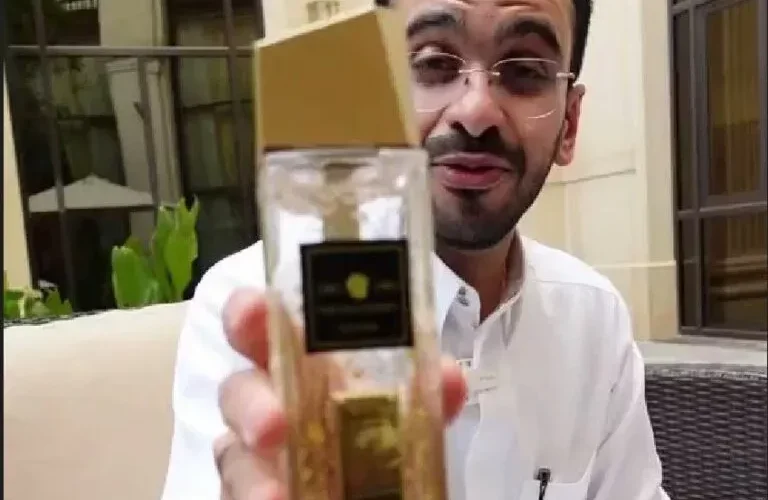 فيديو يشعل المملكة لسنابي سعودي يشتري قارورة مياه بسعر 500 ريال!